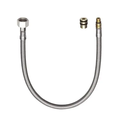 Flexibler Anschlussschlauch aus Edelstahl mit einem Anschlussstück und zwei anderen Verbindungsteilen, geeignet für Wasserversorgungsanlagen von Hansgrohe.